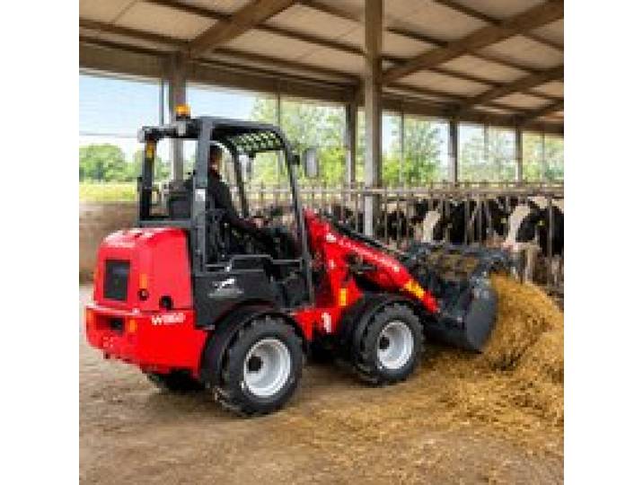 Groothandel Hoge Kwaliteit Euro 5 Hydraulische Diesel Loader Kubota Motor Landbouw Wielaangedreven Kniklader CE Voorlader Op Maat