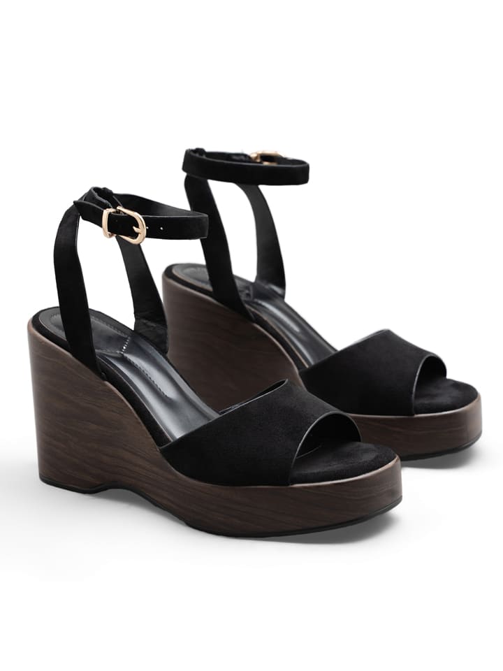 C'M Keilsandaletten in Schwarz - 39