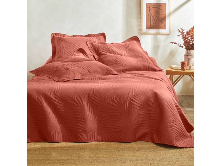Couvre-lit uni matelassé reliéfé ''feuillage'' - Blancheporte