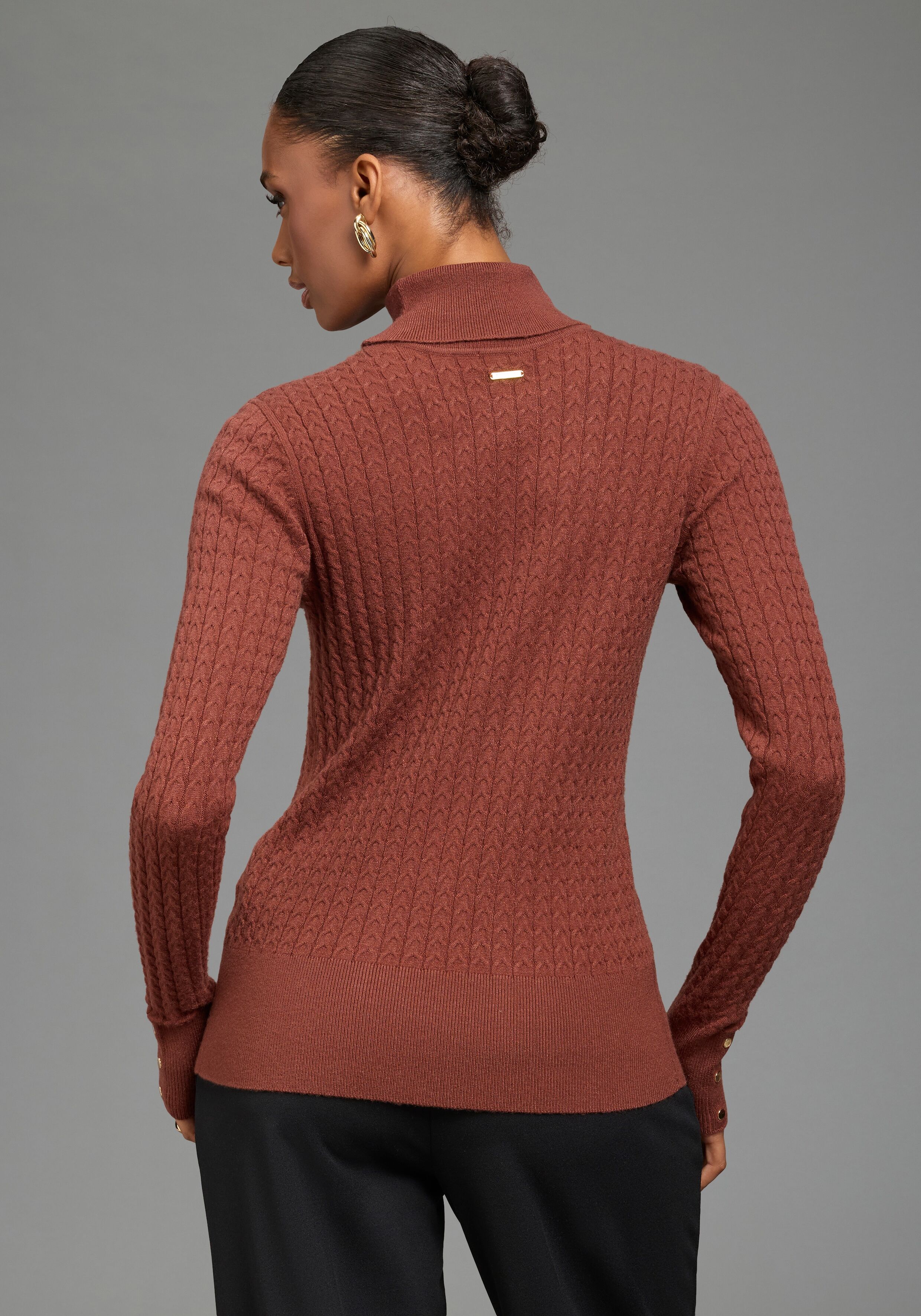 Rollkragenpullover LAURA SCOTT "aus Feinstrick, figurbetonte Passform", Damen, Gr. 32/34, braun mélange, Feinstrick, Obermaterial: 50% Viskose, 28% Polyester, 22% Polyamid, meliert, figurbetont hüftlang, Rippbündchen, Pullover Rollkragenpullover, mit Zopf