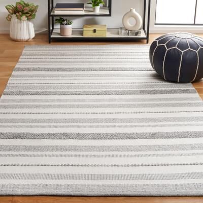 SAFAVIEH Handmade Kilim Nusa Farmhouse Stripe Rug