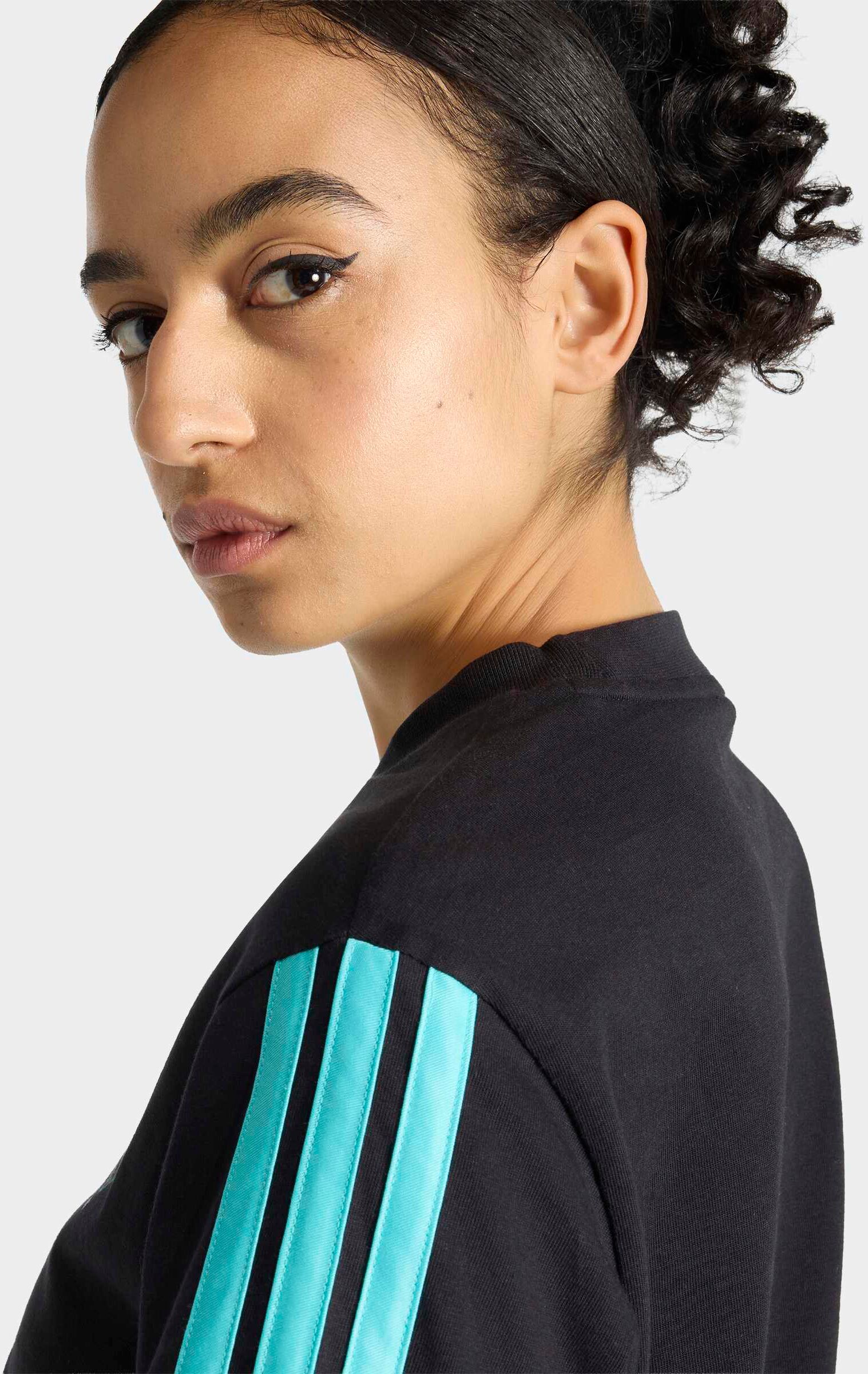 T-Shirt ADIDAS PERFORMANCE "MERCEDES - AMG PETRONAS FORMULA 1 TEAM DNA", Damen, Gr. M, schwarz, semi mint rush, Obermaterial: 100% Baumwolle, Rundhals, Shirts T-Shirt schwarz, semi mint rush M