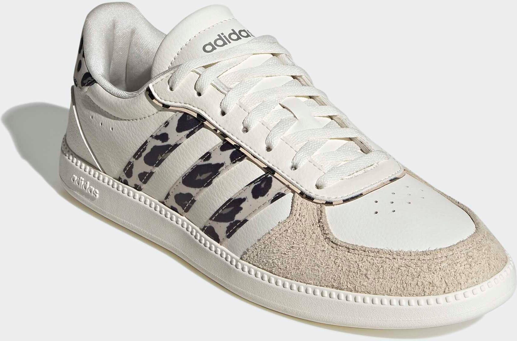 Sneaker ADIDAS SPORTSWEAR "BREAKNET SLEEK", Damen, Gr. 38,5, core weiß, crystal linen, khaki six, Leder, Synthetik, Schuhe Sneaker, inspiriert vom Design des adidas handball spezial core weiß, crystal linen, khaki six 38,5