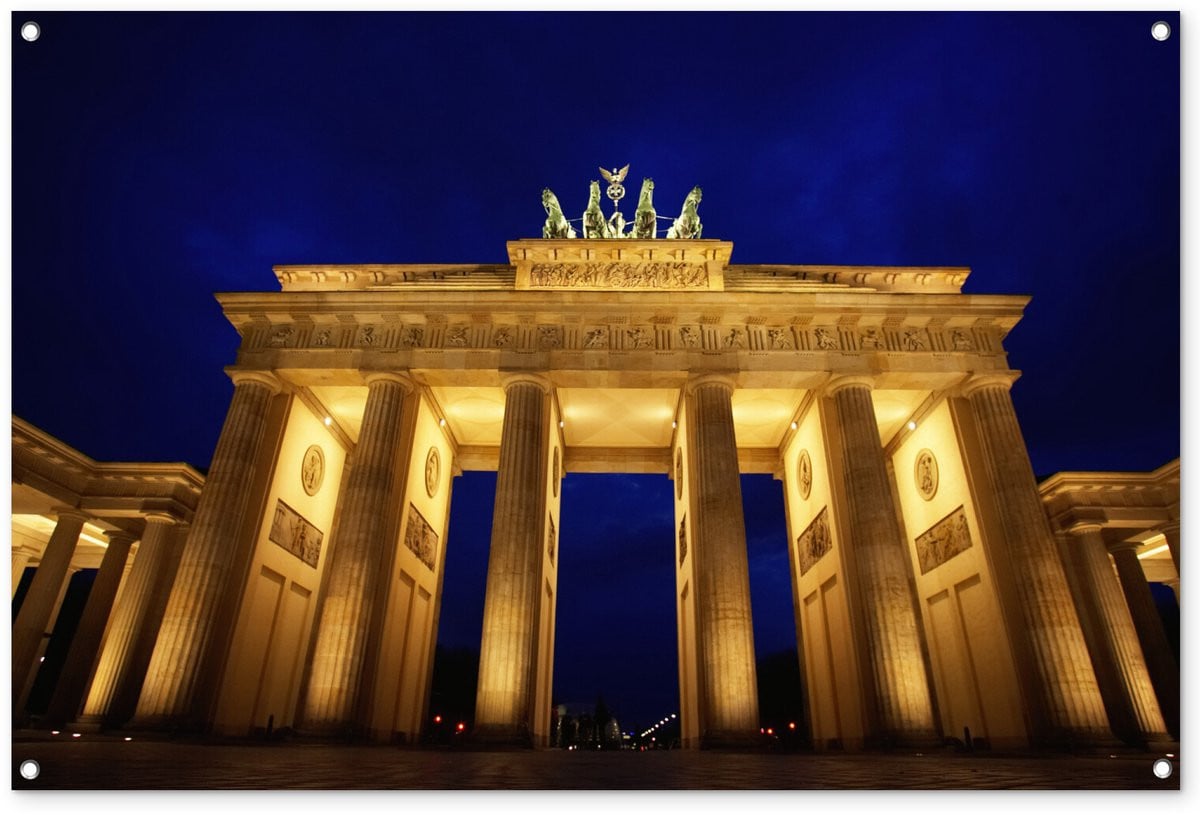 Tuindecoratie Tuinposter Brandenburger Tor bij nacht - Canvas wanddecoratie voor buiten - Breedte: 120 cm, Hoogte: 80 cm