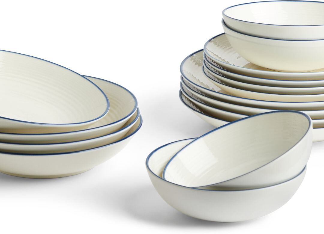 Royal Doulton, Gordon Ramsay Maze Denim - 16 Piece Dinnerware Set, Service for 4 White 16