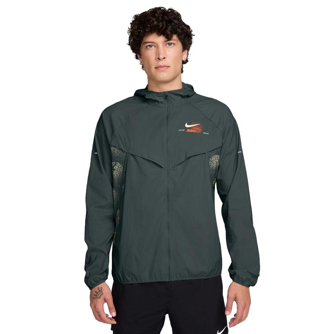 Nike Herren Stride UV Repel Dust Dreams Jacket grün