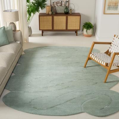 SAFAVIEH Handmade Novelty Mohigul Wool Rug