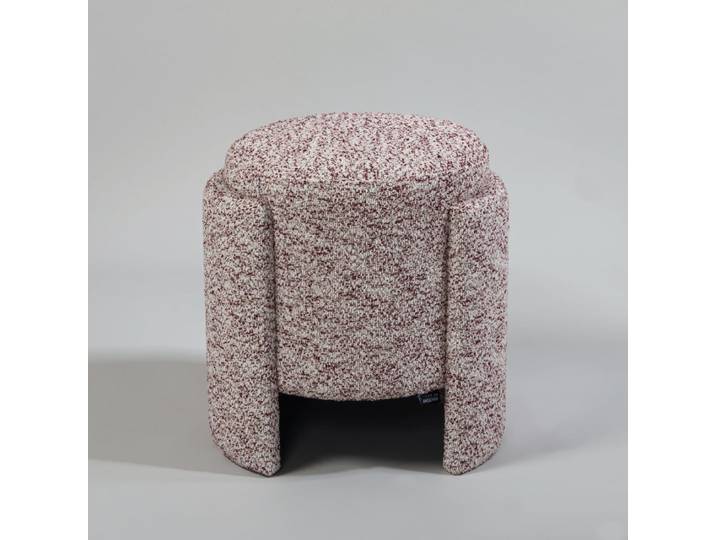 Pouf en bouclettes rouges