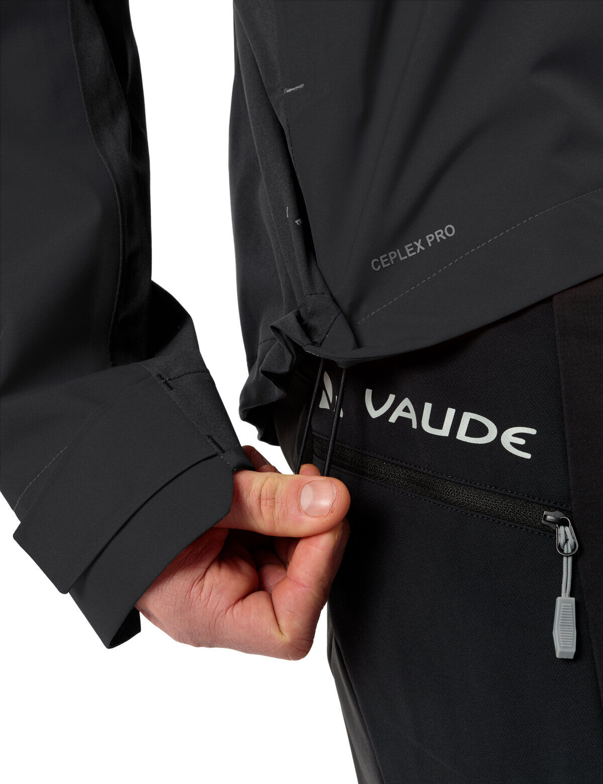 Fahrradjacke VAUDE "MEN'S MOAB PRO RAIN JACKET", Herren, Gr. S, schwarz, Obermaterial: 100% Polyester, Jacken Fahrradjacke, mit Unterarm-Belüftung, winddicht, atmungsaktiv, wasserdicht schwarz S