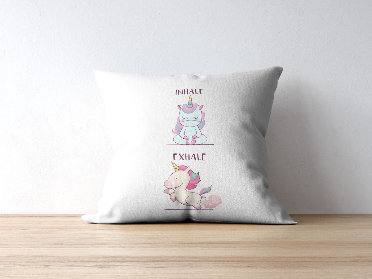 Grappig Eenhoorn Scheet Yoga Sierkussen - Inhale Exhale - Kawaii Woondecoratie - 40 x 40 cm
