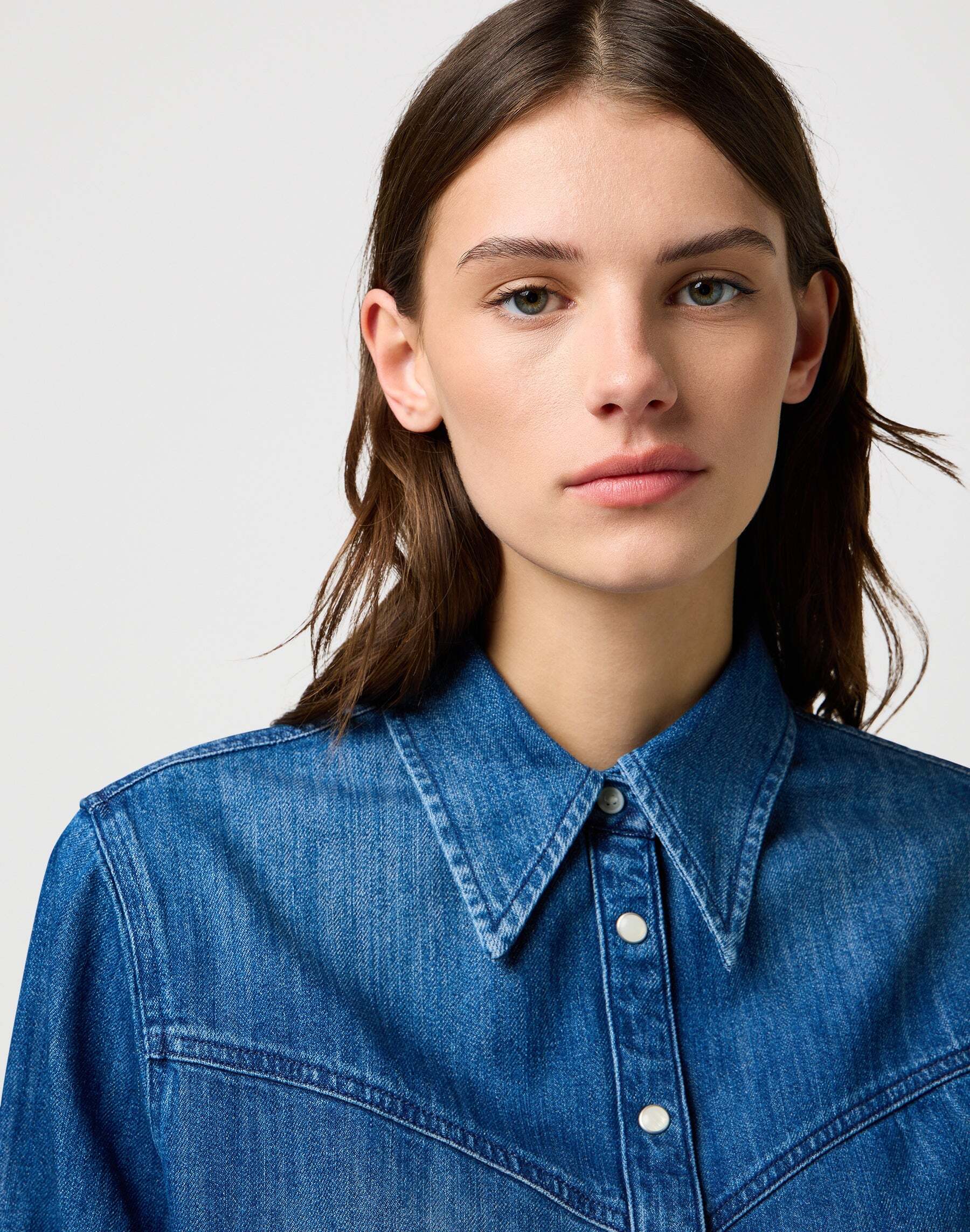 Jeansbluse WRANGLER "WRANGLER Jeanshemd Yoke Denim Shirt", Damen, Gr. XS, blau, Obermaterial: 100% Baumwolle CO., Blusen Jeansbluse blau XS