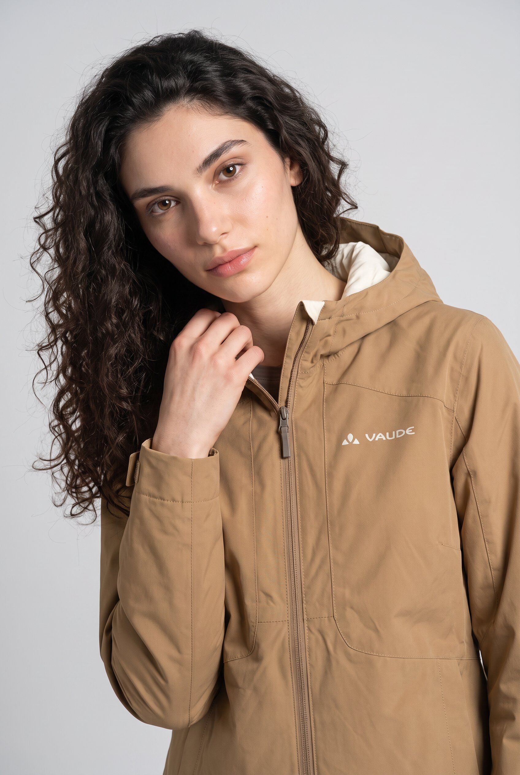 Funktionsjacke VAUDE "SE WOMEN'S TILICHO JACKET", Damen, Gr. 36, braun (oat), Obermaterial: 100% Polyester. Futter: 100% Polyamid. Wattierung: 100% Polyester, normal, Jacken Funktionsjacke oat 36