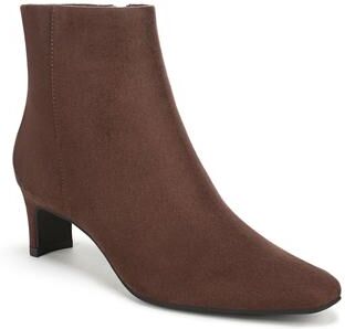 Women's Fresno Ankle Boot by LifeStride in Tiramisu Brown (Size 6 M)