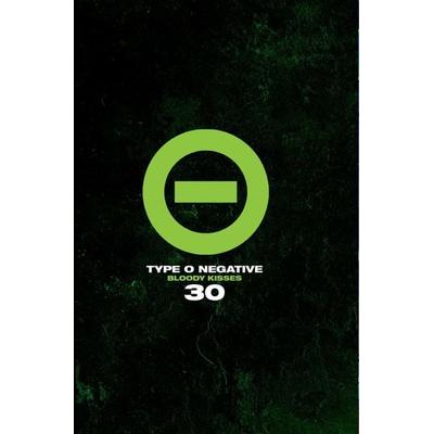 Type O Negative: Bloody Kisses 30, Gebundene Ausgabe von Alan Robert,Andy Biersack,Burton C. Bell,Carla Harvey,Charlie Benante, Simon & Schuster Uk