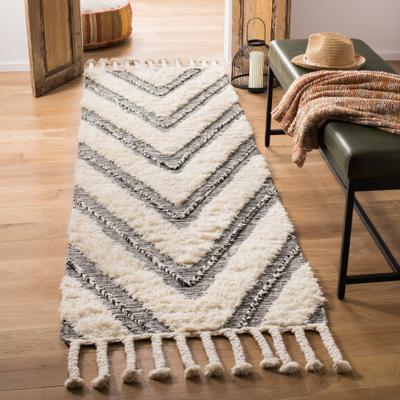 SAFAVIEH Hand-knotted Kenya Karsyn Southwestern Tribal Wool Rug