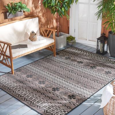 SAFAVIEH Havana Borghild Geometric Indoor/ Outdoor Waterproof Rug