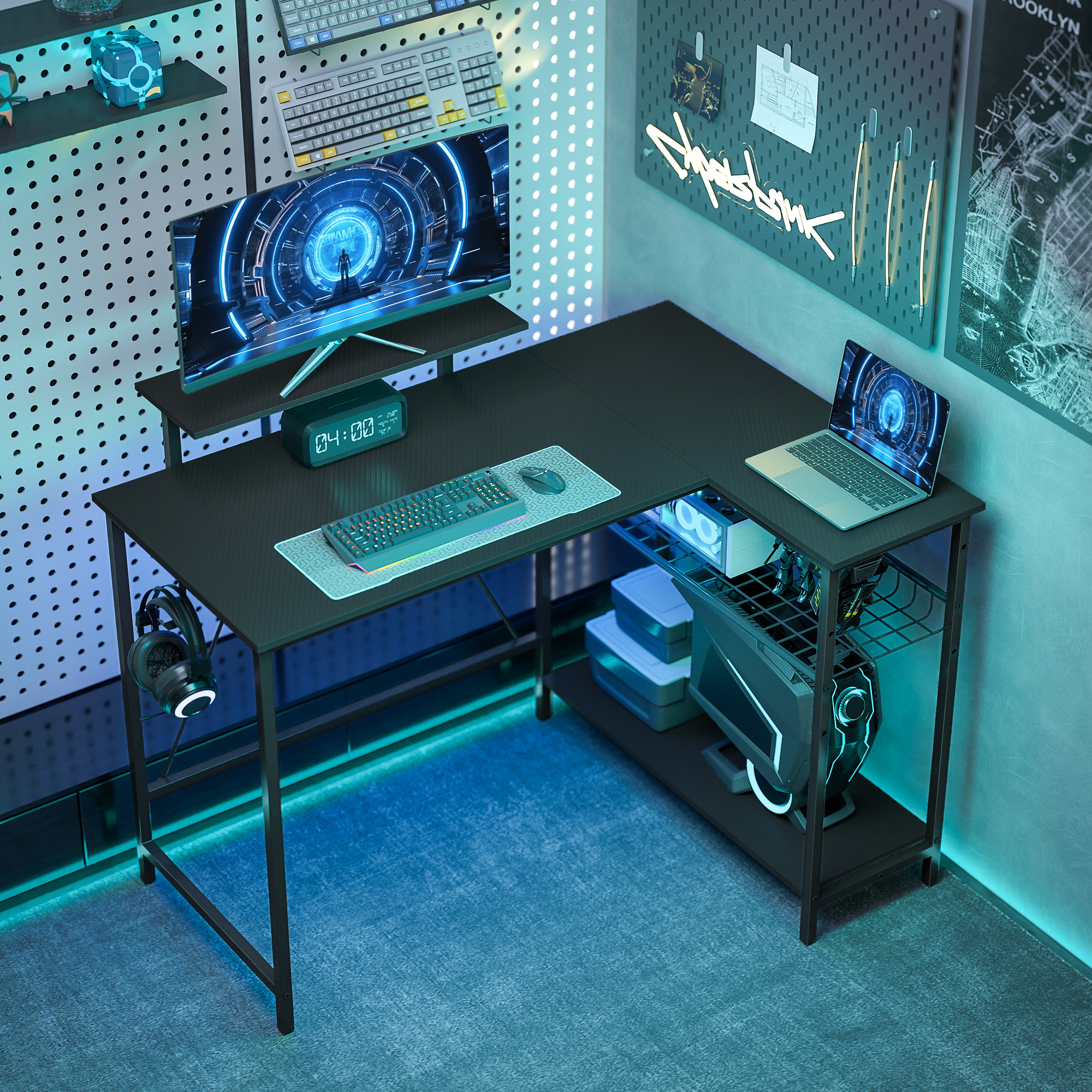 Homcom Scrivania gaming angolare, supporto per monitor, ripiano a rete regolabile, 114,5x82x91,5cm, Nero   Aosom Italy