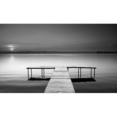 Papermoon "Steg im Wasser Schwarz & Weiß"