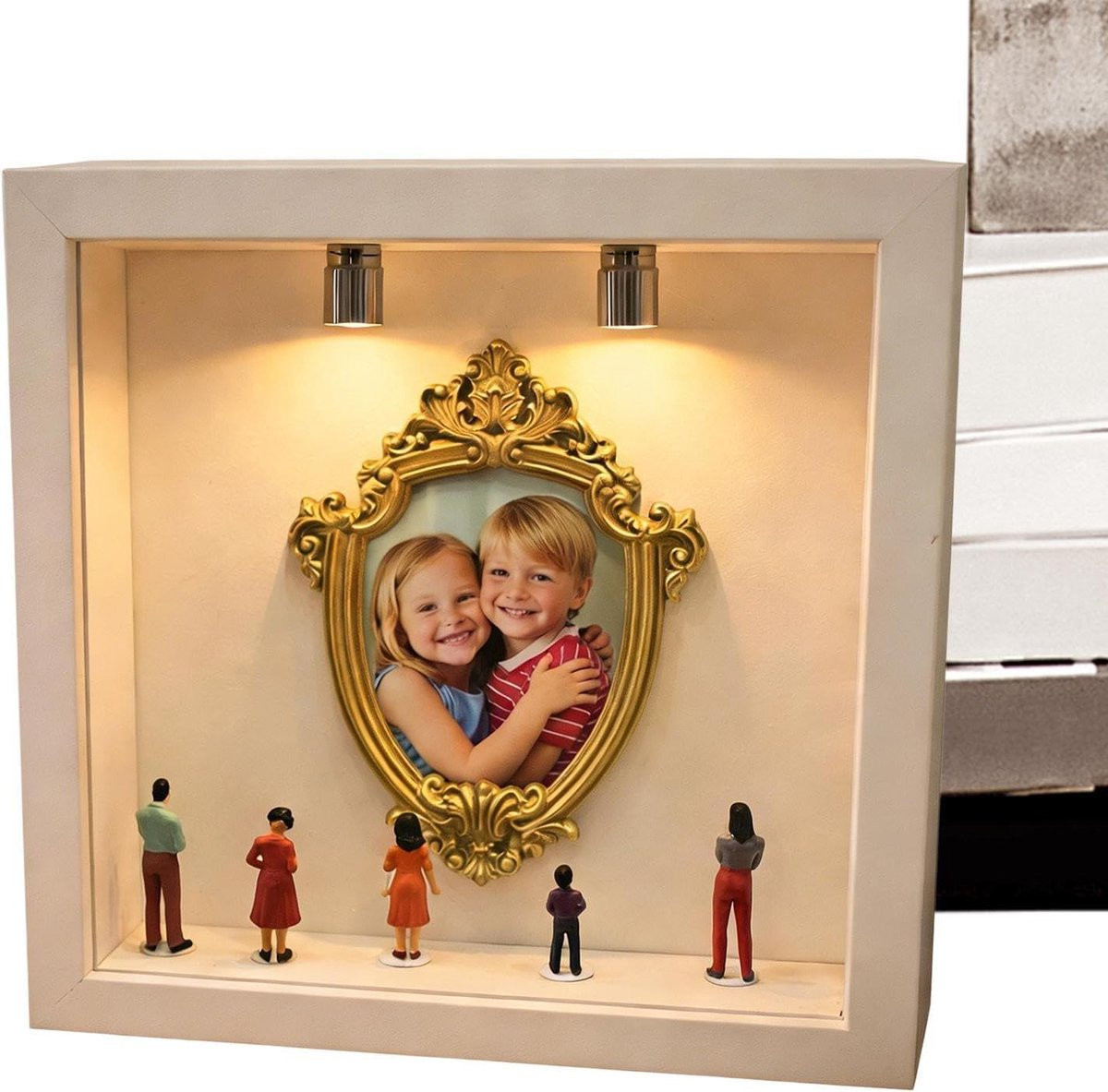 Goudkleurige Herinneringsvitrine - Mini museum box voor het bewaren van herinneringen - 17 x 17 cm