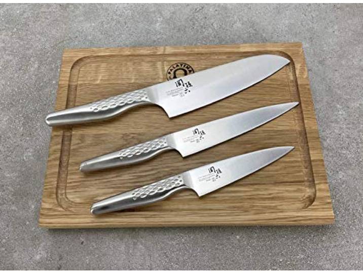 Kai Seki Magoroku Shoso Profi-Set Ganzstahlmesser Santokumesser + 2 x Allzweckmesser + Eichenbrett 30x22 cm VK: 199,- €
