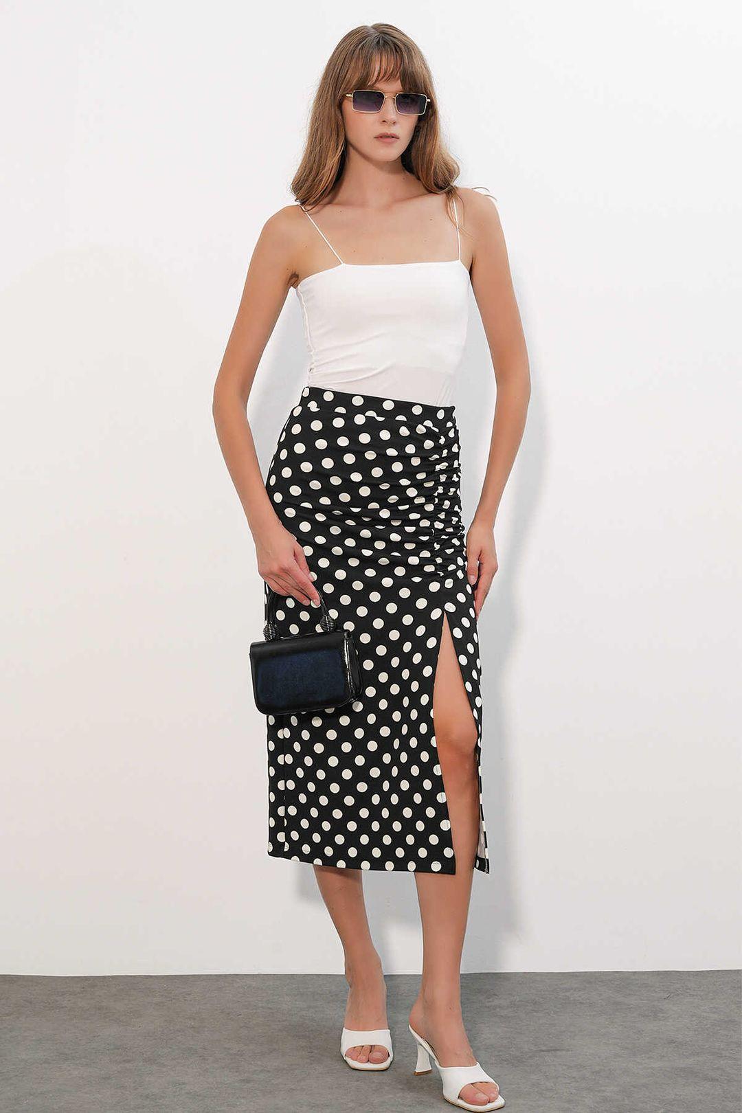 Hochtaillierte Polka Dot Midi-Rock