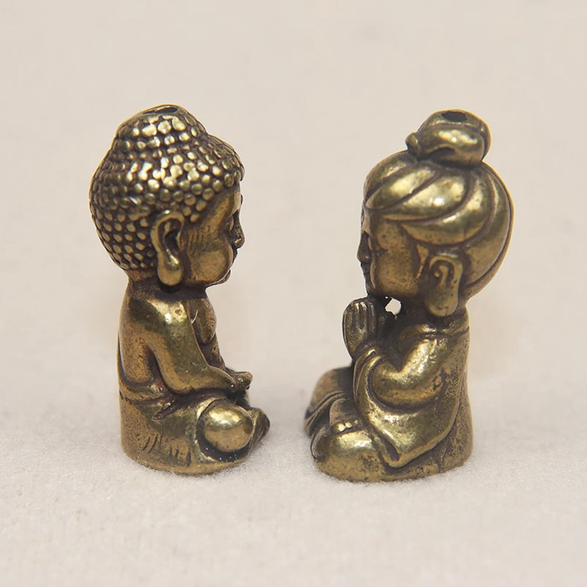 Koperen Boeddha Beeldje voor op tafel, handgemaakt miniatuur decoratie in koperkleur
