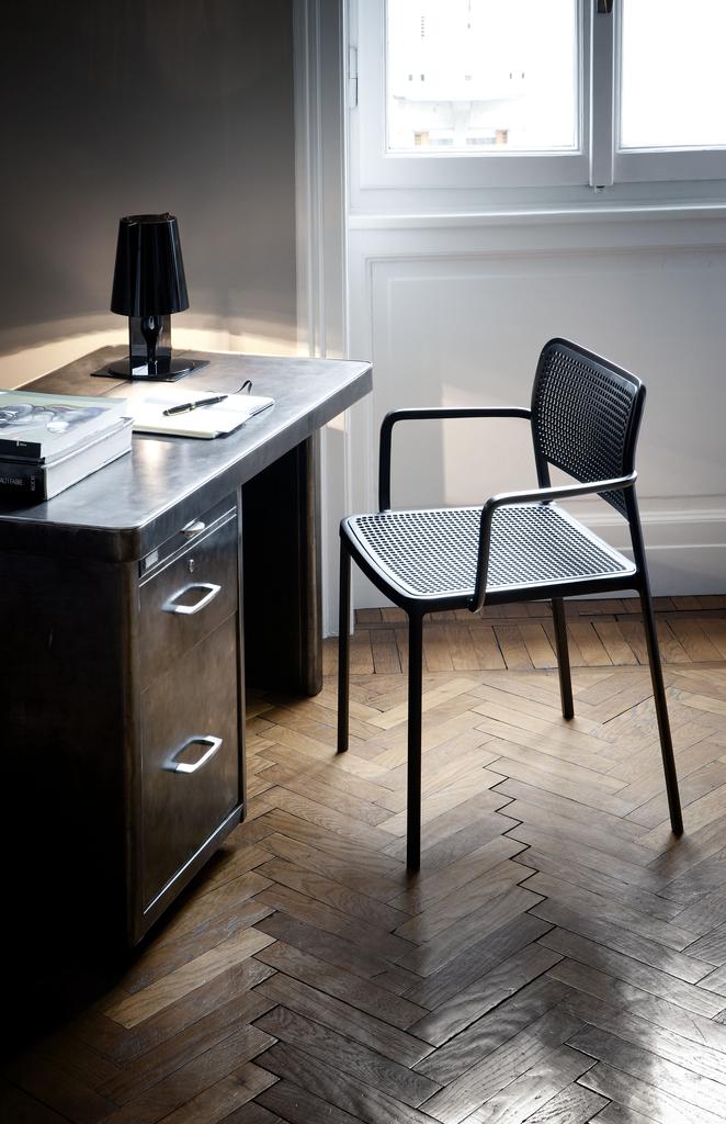 Kartell Take Tischleuchte (weiß) weiß