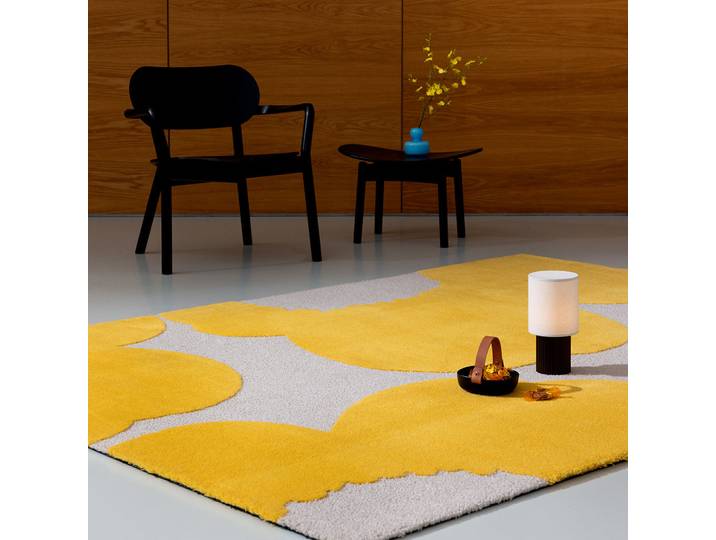 Handgetufteter Designer Teppich „Iso Unikko Yellow“ aus 100% Wolle, verschiedene Grössen MARIMEKKO
