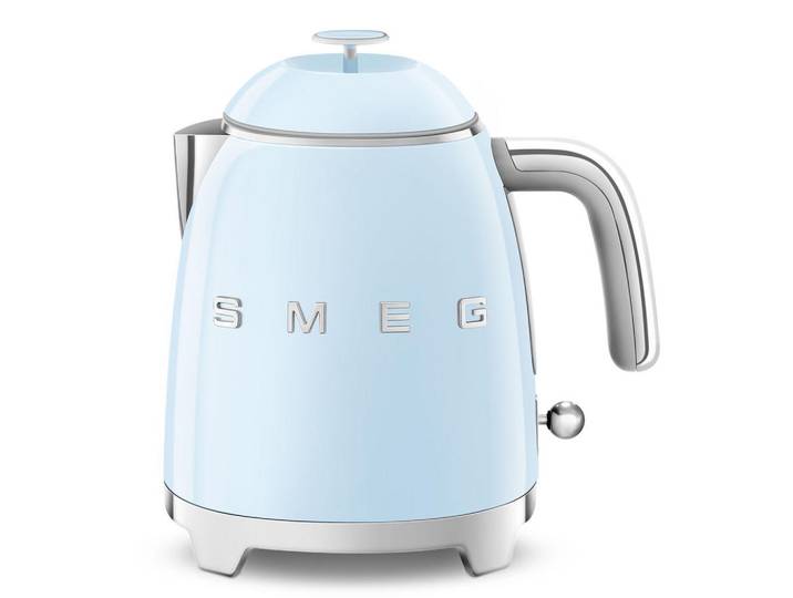 Smeg Wasserkocher, Pastellblau, Metall, 0,8 l, 22.3x24.8x17.1 cm, automatische Abschaltung, manuelle Abschaltung, Trockengehschutz, Überhitzungsschutz, 360°-Sockel, Anti-Rutsch-Füße, ergonomischer Griff, flaches Heizelement, abgedecktes Heizelement, weit aufklappbarer Deckel, herausnehmbarer Filter, Signalton, Beleuchtung, Kochgeschirr, Küchengeräte, Wasserkocher