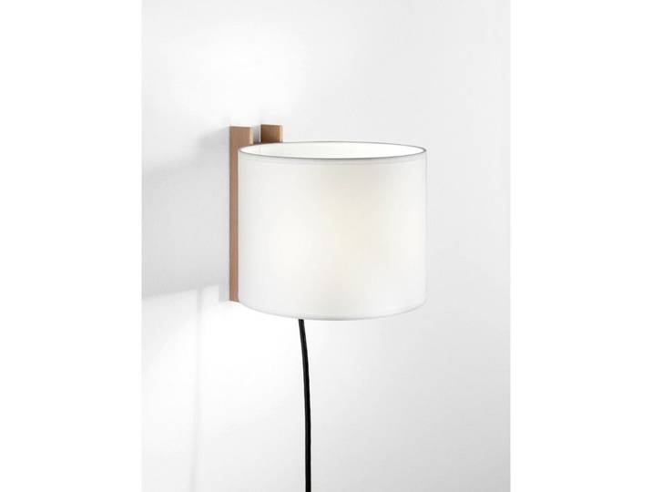 TMM Corto Wandleuchte w/Plug White/Beech - Santa & Cole - Wohnzimmer - Holz