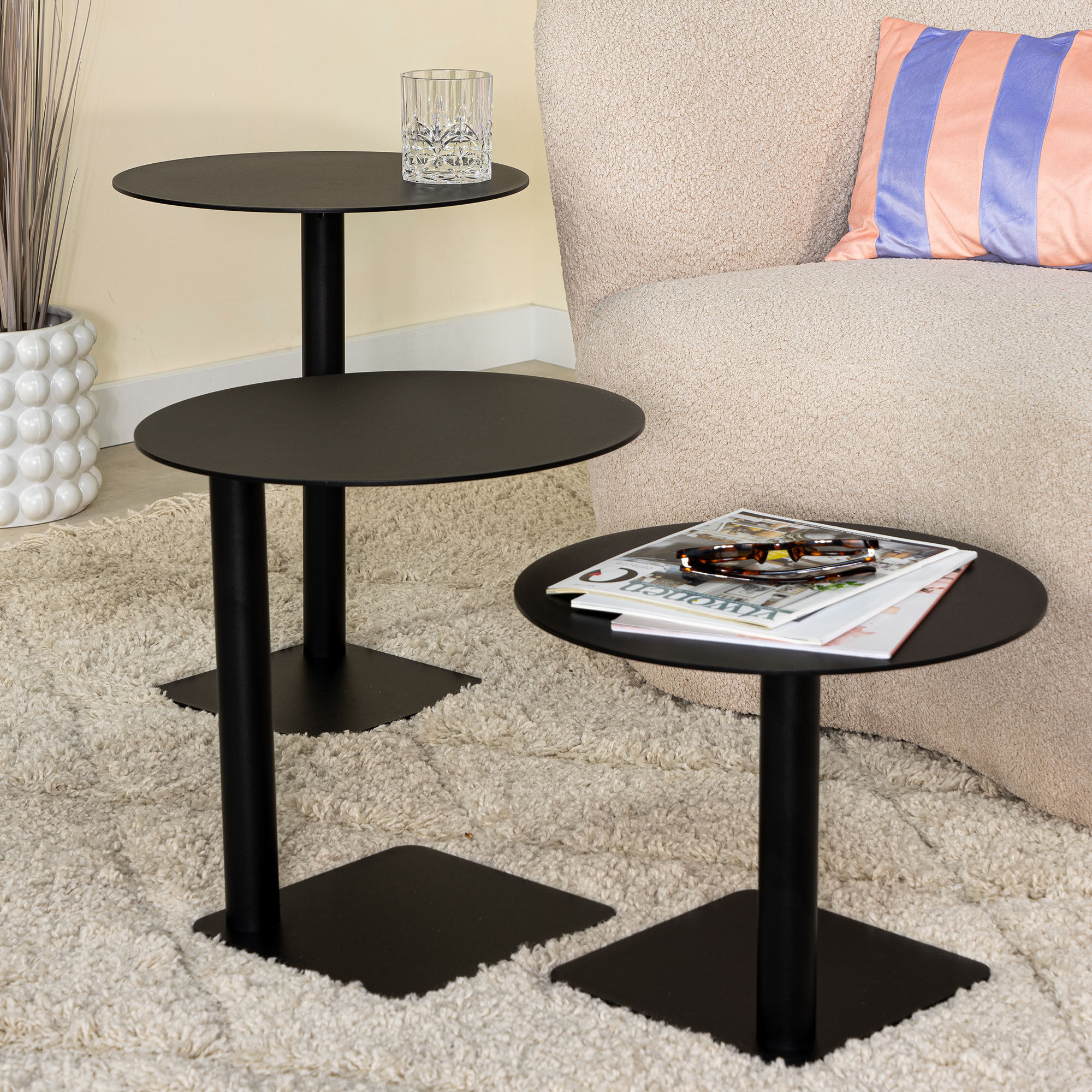 Beistelltisch SPINDER DESIGN "SUNNY 40", schwarz (schwarz, schwarz, schwarz, schwarz, schwarz, schwarz), B/H/T: 40cm x 40cm x 40cm, Tische, Beistelltisch, Beistelltisch aus Stahl schwarz, schwarz, schwarz, schwarz, schwarz, schwarz B/H/T: 40cm x 40cm x 40