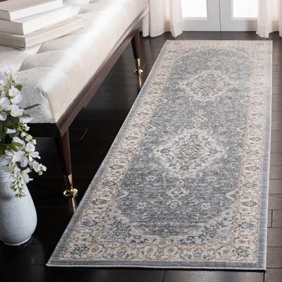 SAFAVIEH Isabella Anastasiia Traditional Oriental Rug