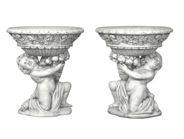 Paire de jardinieres aux bambins