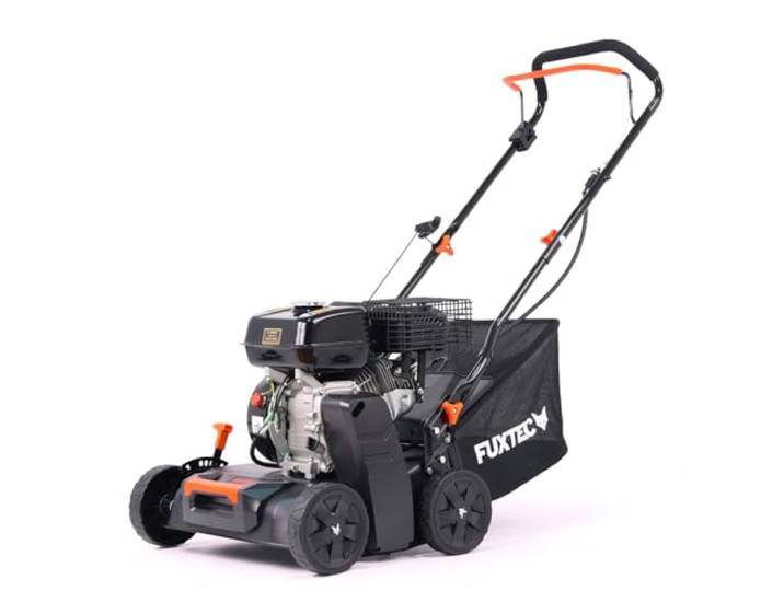 FUXTEC Benzin Vertikutierer FX-BV240ECO, Rasenlüfter mit 4-Takt Motor 4,1kW 212cc, 400mm Arbeitsbreite, 15 Messer, zentrale Arbeitstiefenverstellung -15 bis +5 mm, 40L Fangkorb, Front Tragegriff