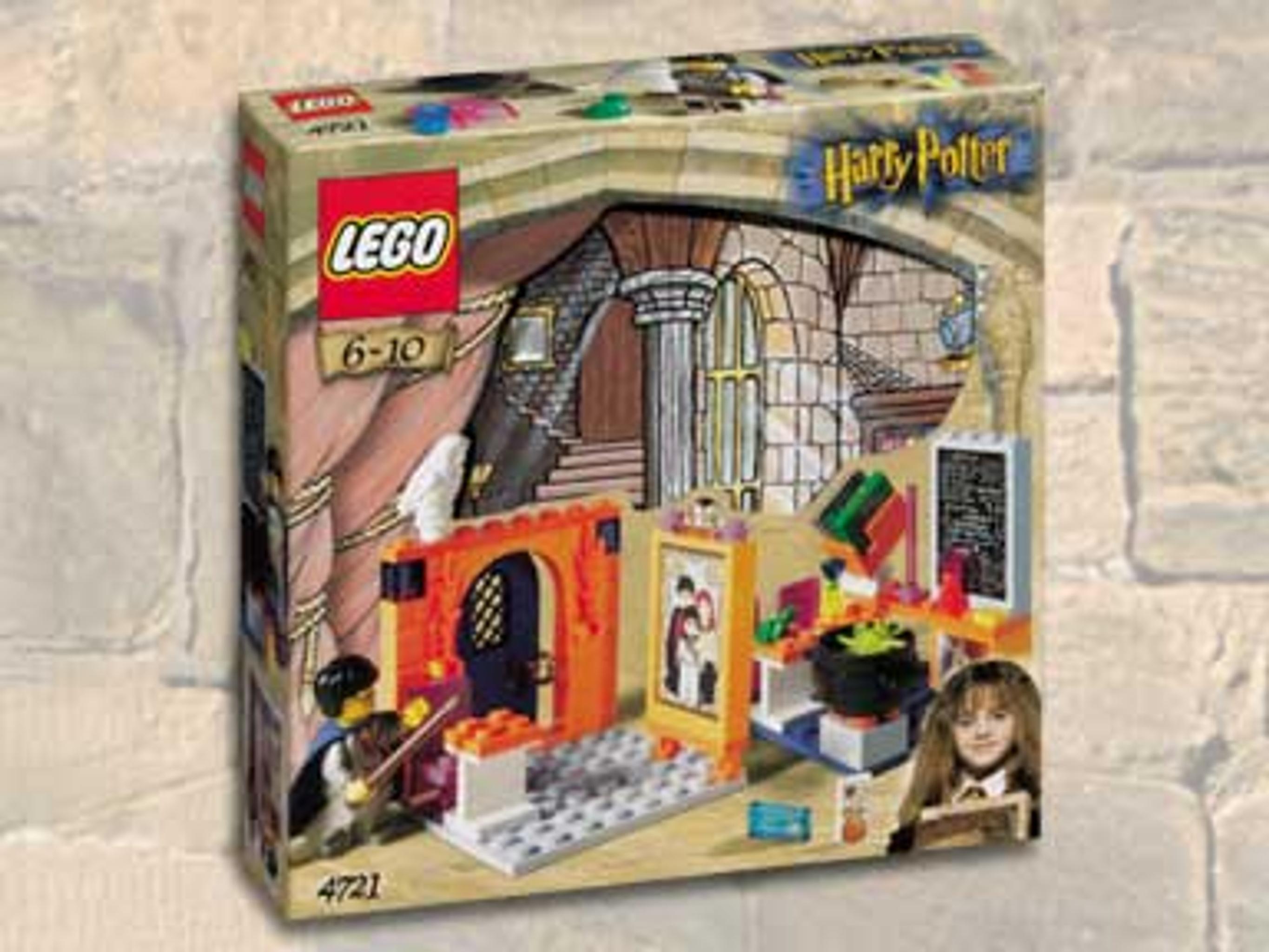 LEGO Hogwarts Classroom
