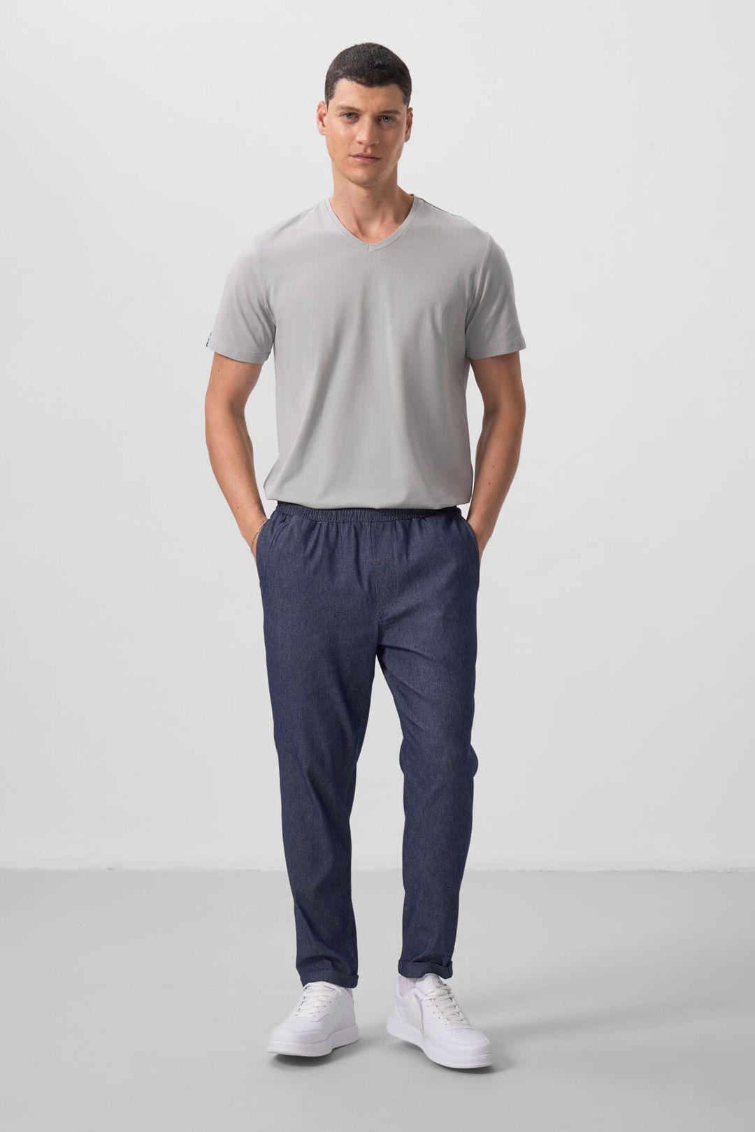 Herren Chinos mit geradem Schnitt aus Gabardine