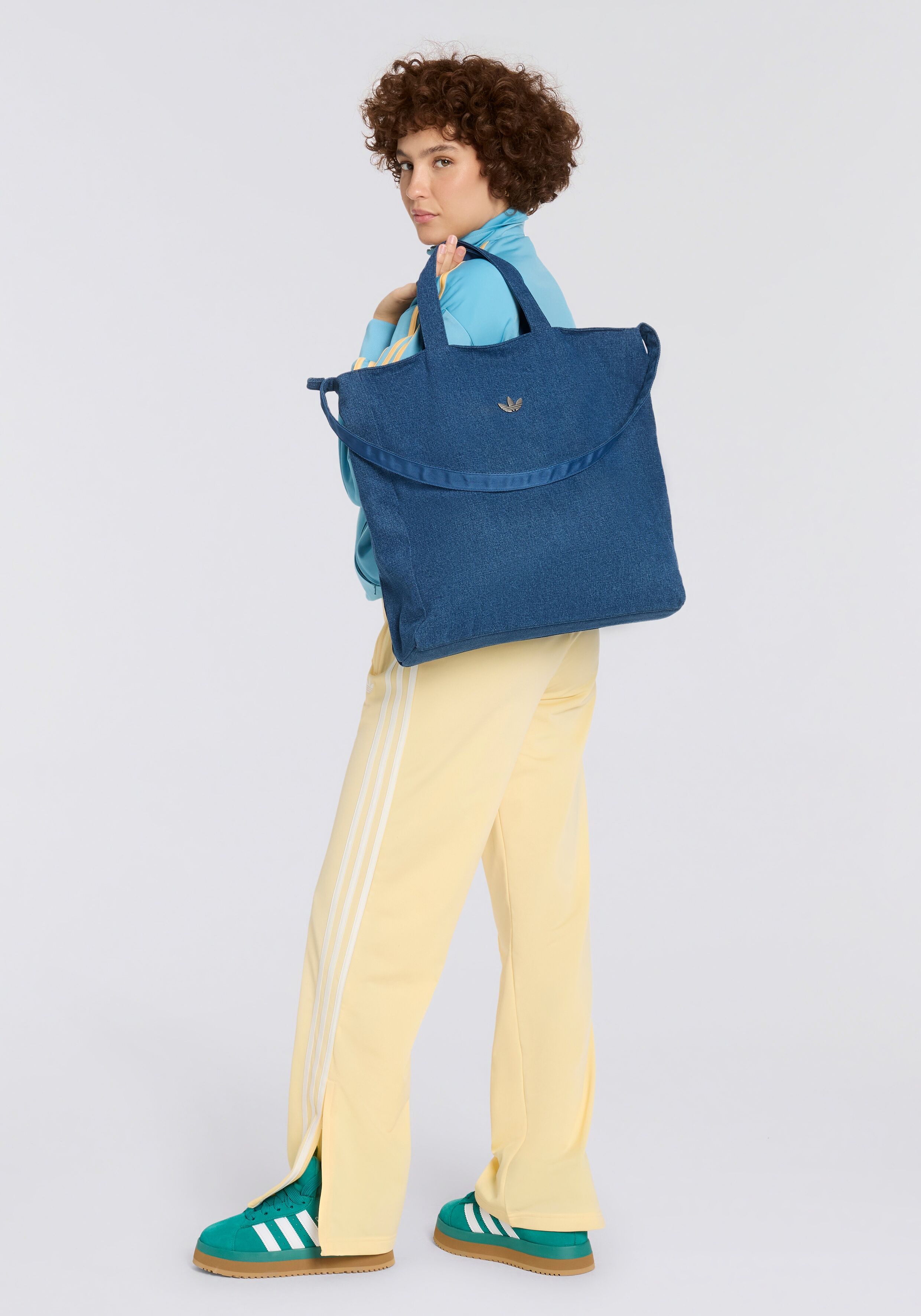 Sporttasche ADIDAS ORIGINALS "ADICOLOR SHOPPER AUS STOFF", Kinder, light denim, Obermaterial: 100% Baumwolle, Taschen Sporttasche light denim Einheitsgröße