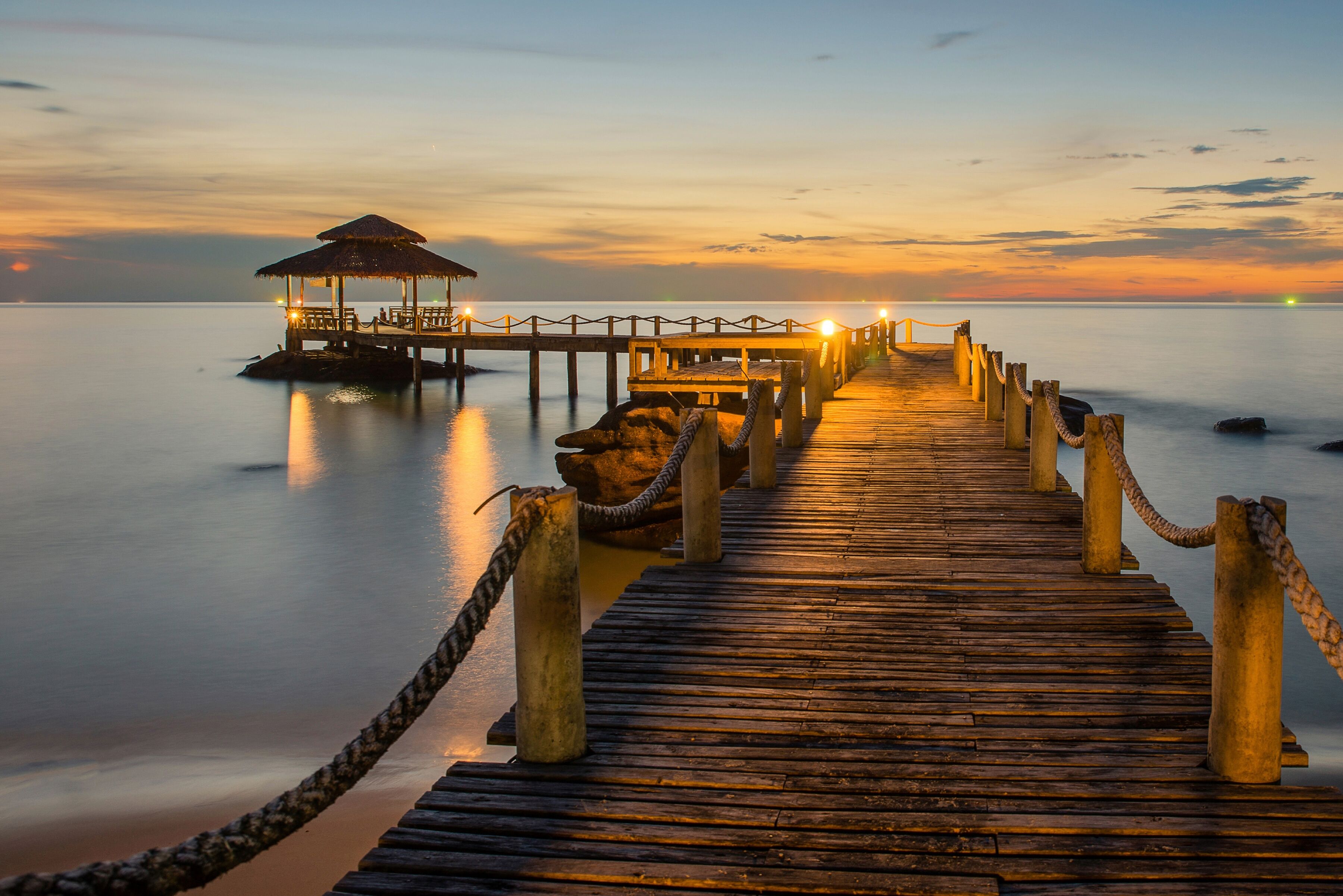 Fototapete PAPERMOON "Wooded bridge pier between sunset", bunt, B:2m L:1,49m, Vlies, Tapeten, Fototapete bunt B/L: 2m x 1,49m, Bahnen: 4 Stk.
