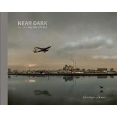 Near Dark, Gebundene Ausgabe von , Turnaround, 978-1-916915-18-3