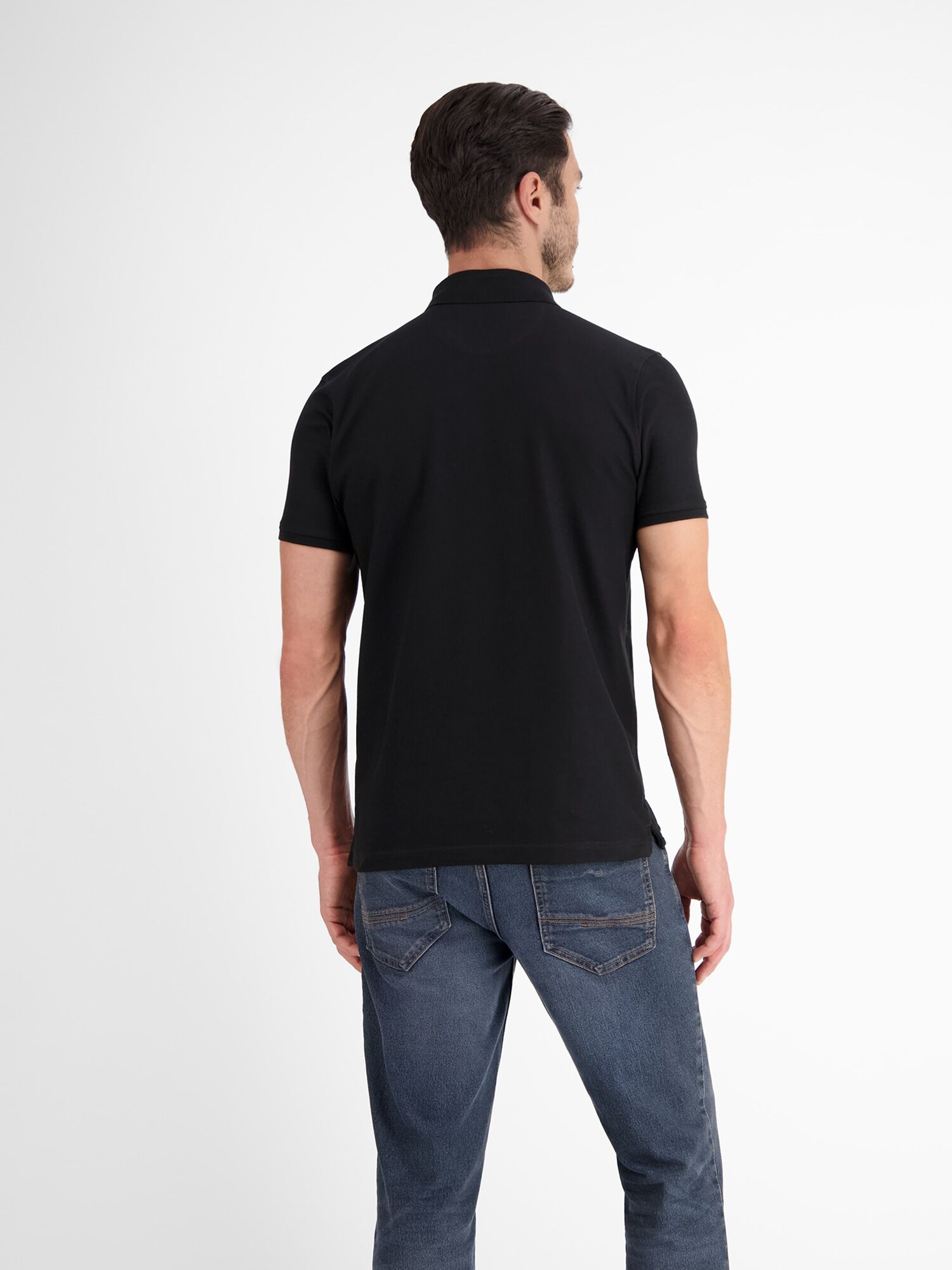 Poloshirt LERROS "Poloshirt mit COOL & DRY Funktion in Piqué-Qualität", Herren, Gr. M, schwarz, 60% Baumwolle, 40% Polyester, ohne Ausschnitt, Shirts Poloshirt, Atmungsaktiver Baumwollmix, Feine Piqué-Qualität, Zeitloser Polo-Style schwarz M