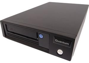Quantum LTO-5 Tape Drive - 1,5TB (Native)/3TB (Compressed) - SAS - 1/2H Höhe - Tabletop - Linear Tape