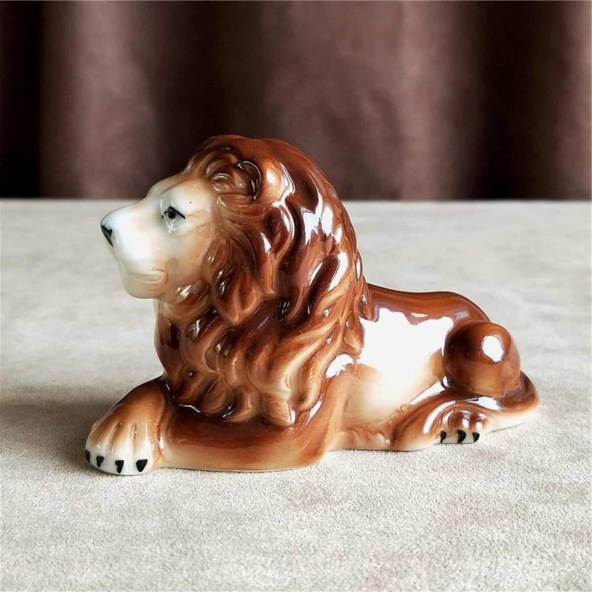 Handgeschilderd Keramiek Leeuw Beeldje - Miniatuur Decoratie voor op Tafel - 12 cm Lengte