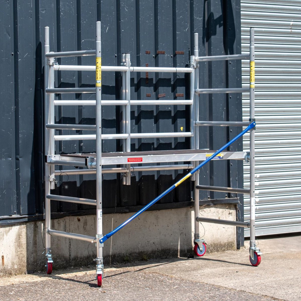 Trade Master Pro Aluminium Rolsteiger met Verstelbare Poten, Werkhoogte 3,2 m, Draagvermogen 230 kg, EN1004-gecertificeerd