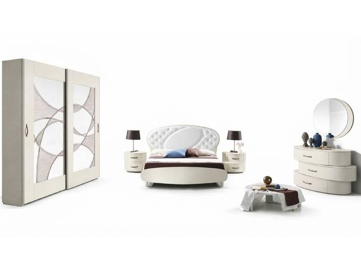 JVmoebel Schlafzimmer-Set Klassische Schlafzimmermöbel aus Italien mit Kommode und Spiegel, (Bett+Spiegel+Nachttisch+Kleiderschrank+2x Kommode), Made in Italy