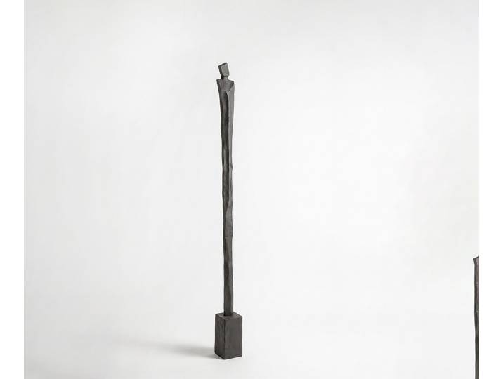 DELIFE Figur Statera B12 x T12 x H163 cm Aluminium Basalt Handgemacht, Wohnaccessoires