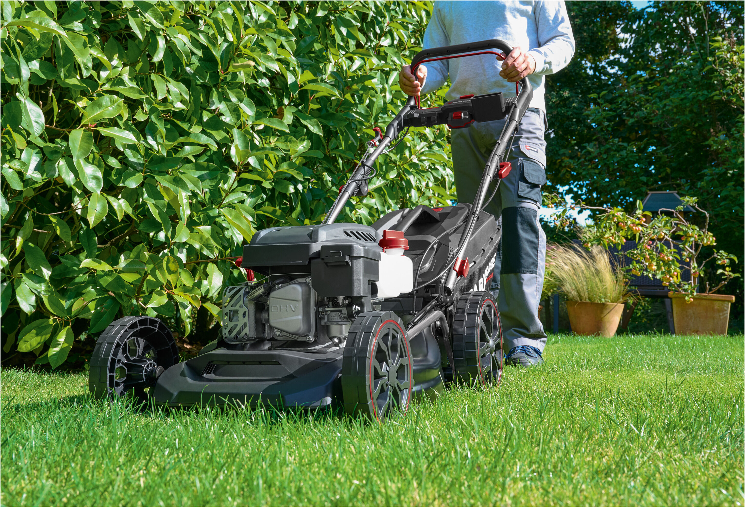 PARKSIDE PERFORMANCE® Benzin-Rasenmäher »PPBRM 46 B2« mit Elektrostarter-Akku und Ladegerät