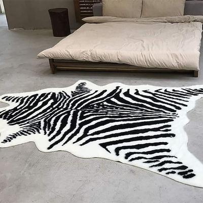 Teppiche Tigerprint formte Teppich für Wohnzimmer und Schlafzimmer Faux Pelz Tierhaut Teppich Weich Rutschfest Maschinenwaschbar Teppich Flauschige Akzent Fußmatte Wohnkultur