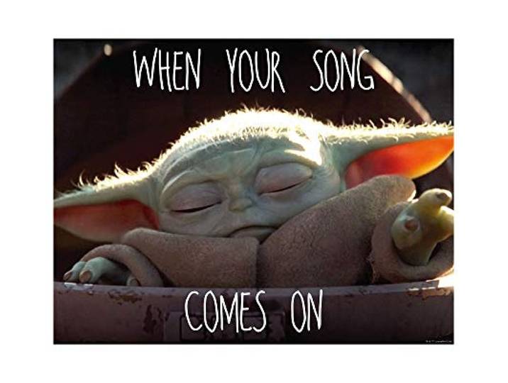 Komar Star Wars Wandbild Mandalorian The Child Music Baby Yoda, Dekoration, Wandbild, Poster, Kunstdruck Größe 50 x 40 cm ohne Rahmen WB-SW-009-50x40