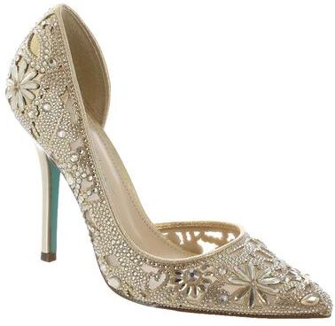 Betsey Johnson Chic - Womens 9.5 Gold Pump Medium