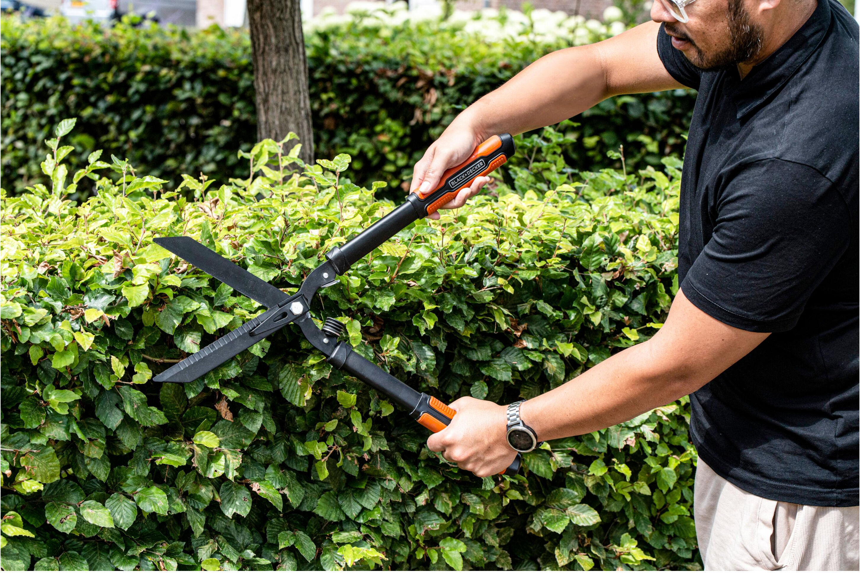 Black & Decker Heckenschere 24'' gezahnte Klinge